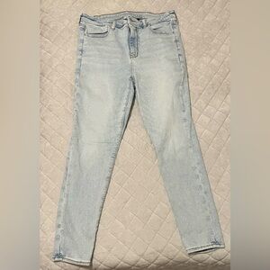 American Eagle Light Wash Super High Rise Jegging